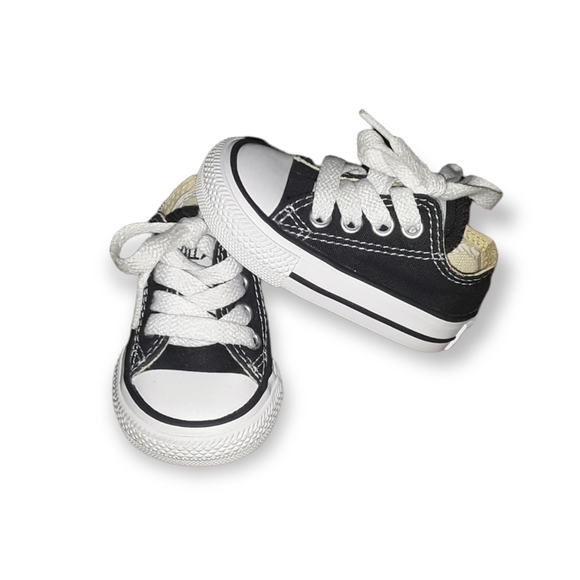 Size 2 infant boys Converse shoes - Picture 2 of 13